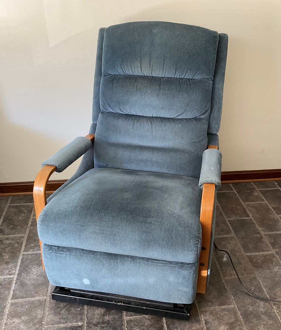 Image for Lazy Boy Lift Chair - Does not Work