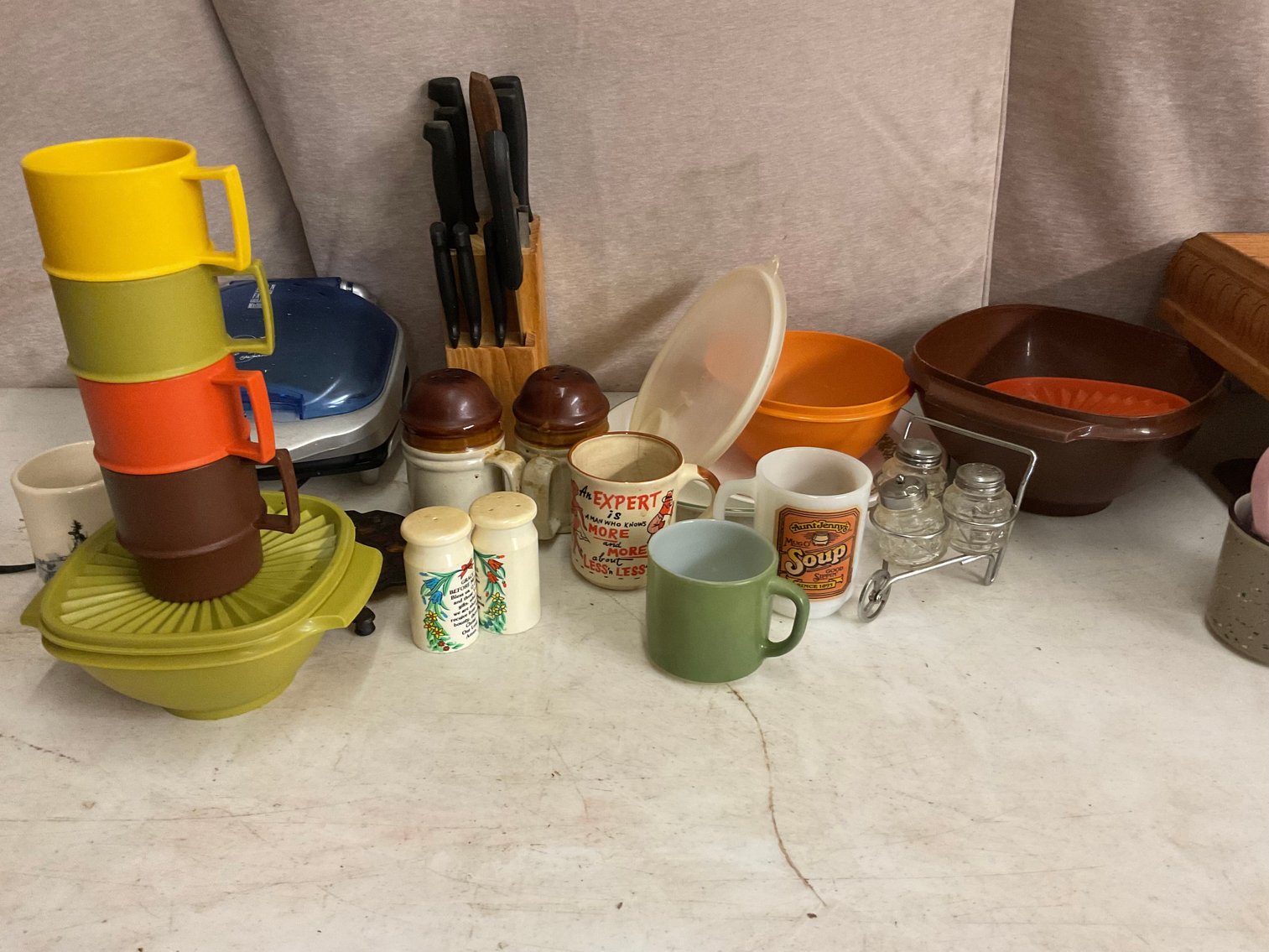 Image for Lot of Kitchen Ware, Tupperware, and Dishes