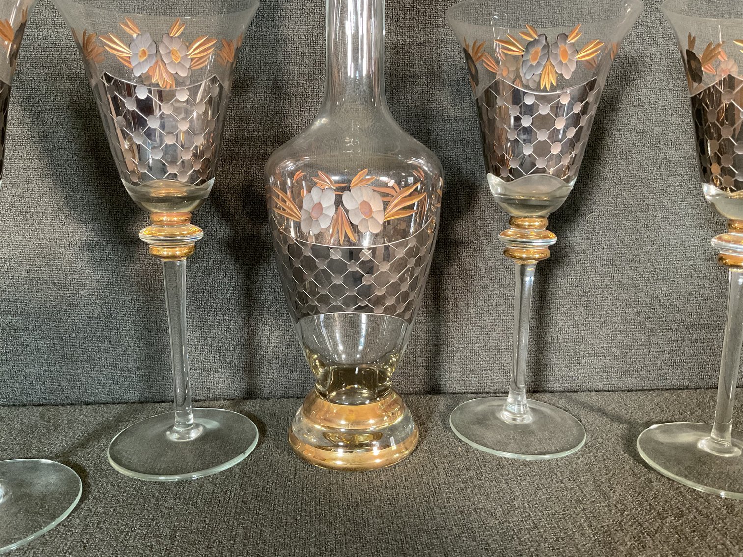 Image for Romanian “Corks Pop” Wine Set