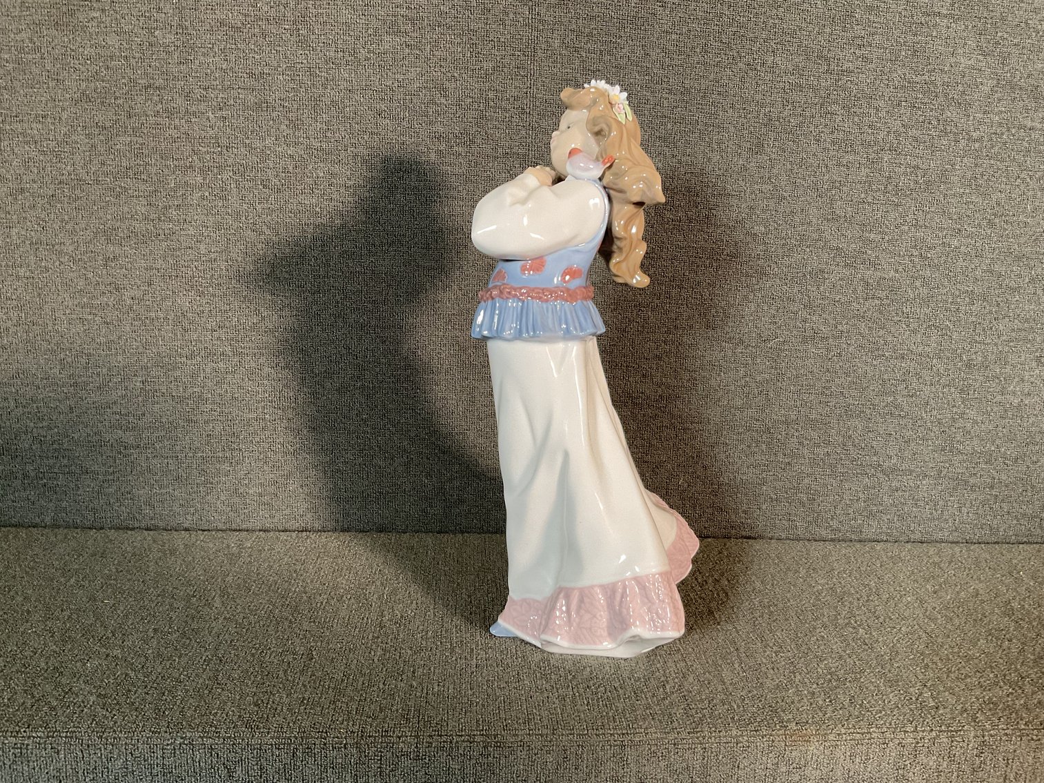 Image for “Dreams of a Summer Past” by Lladro