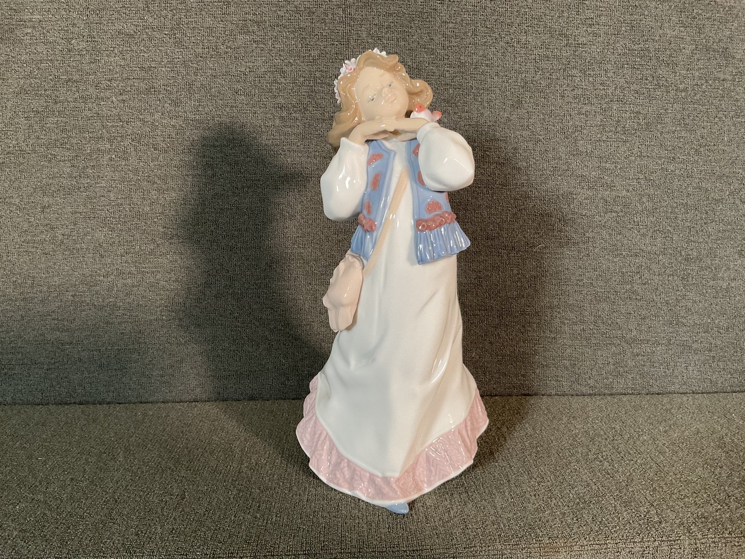 Image for “Dreams of a Summer Past” by Lladro