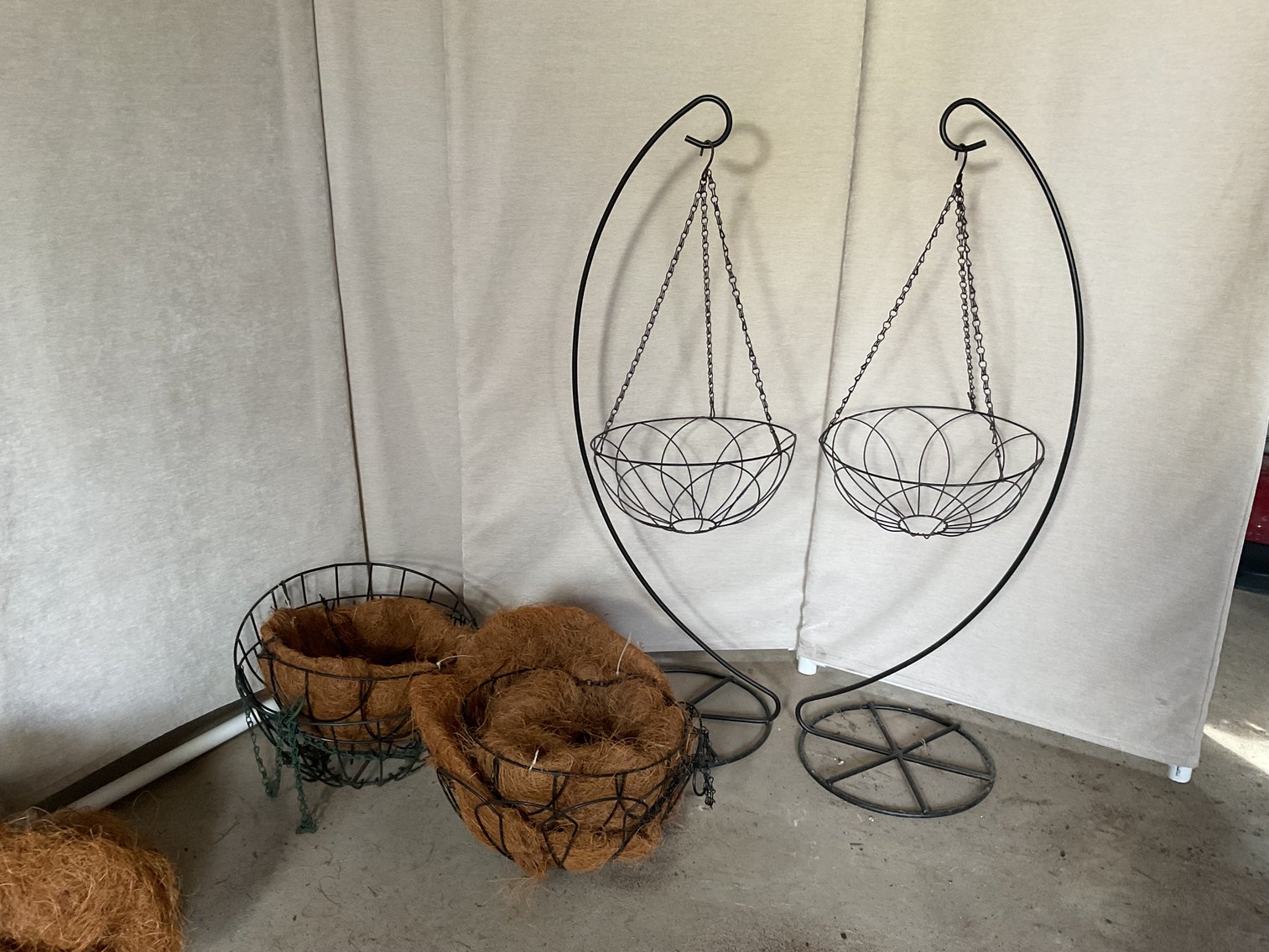 Image for Hanging Baskets with Coco Mat Liners