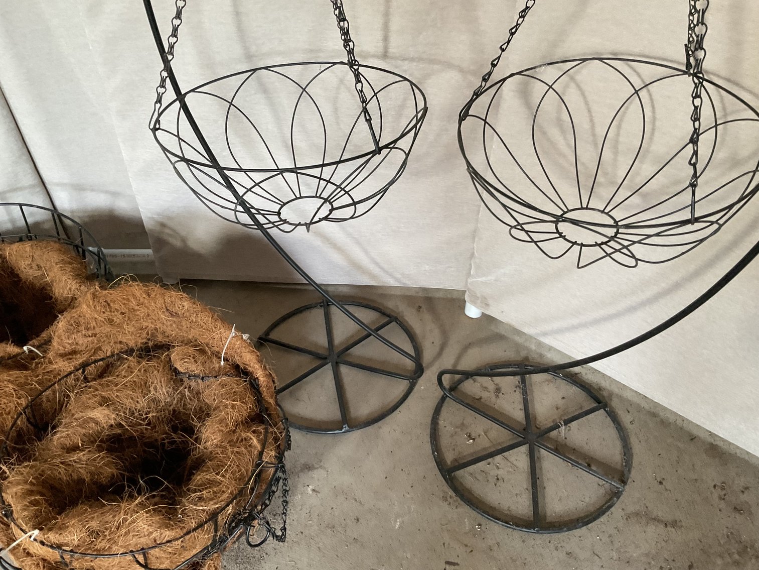 Image for Hanging Baskets with Coco Mat Liners