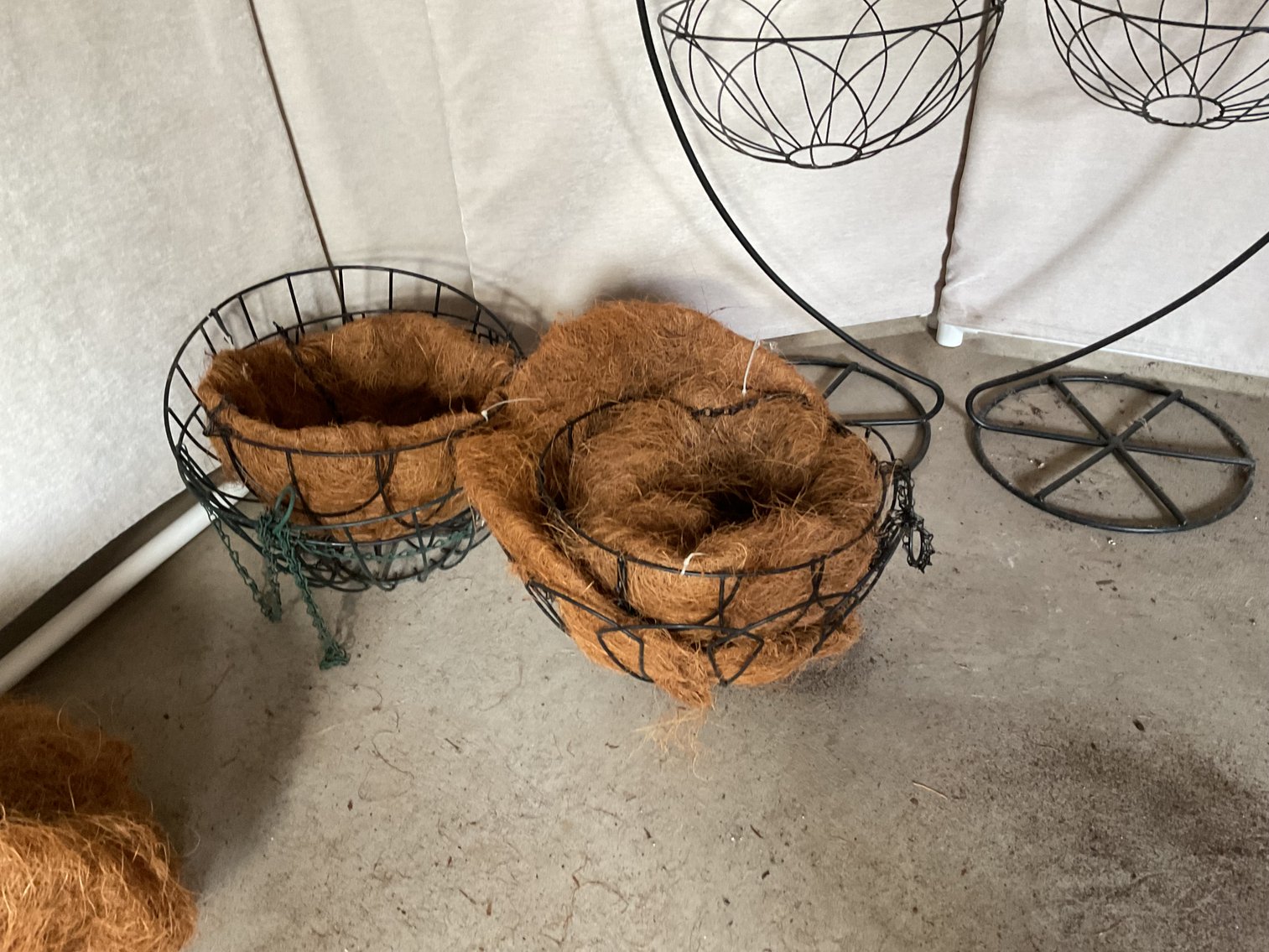 Image for Hanging Baskets with Coco Mat Liners