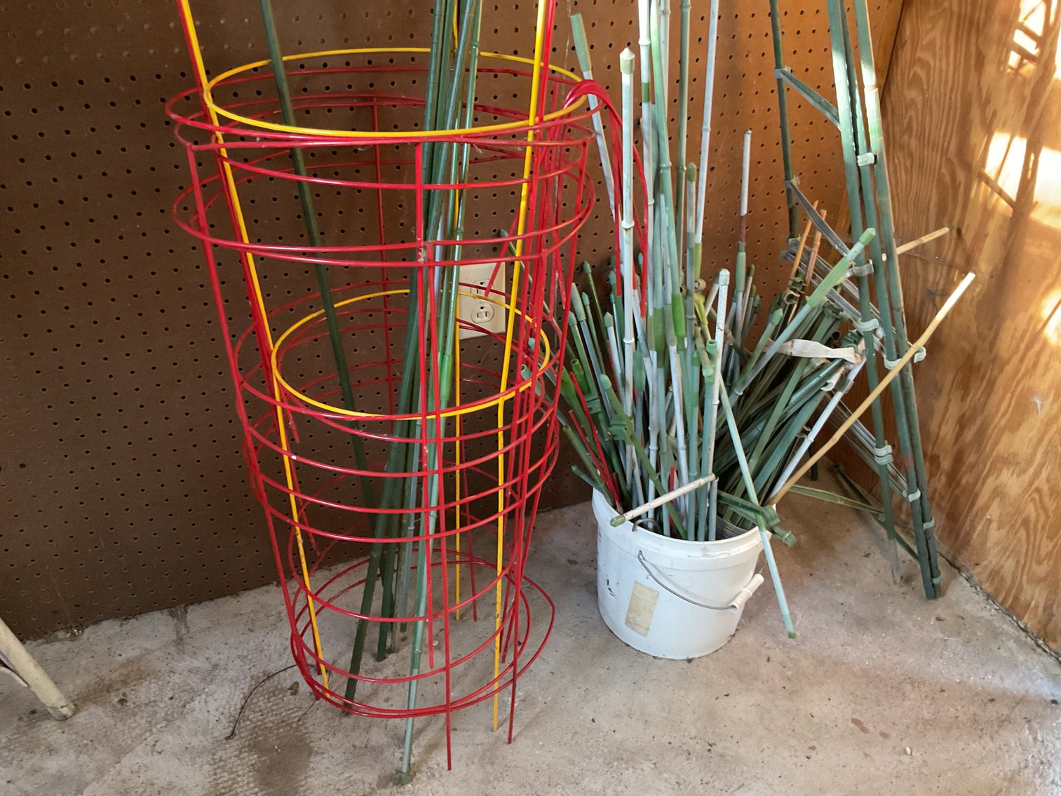 Image for Tomato Baskets and Garden Stakes