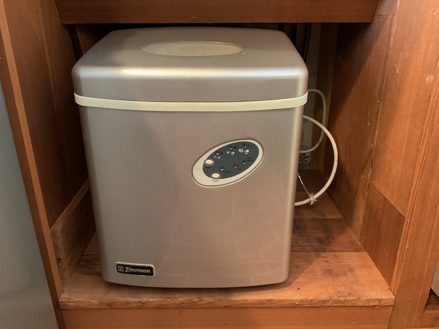 Image for Emerson Counter Top Ice Maker