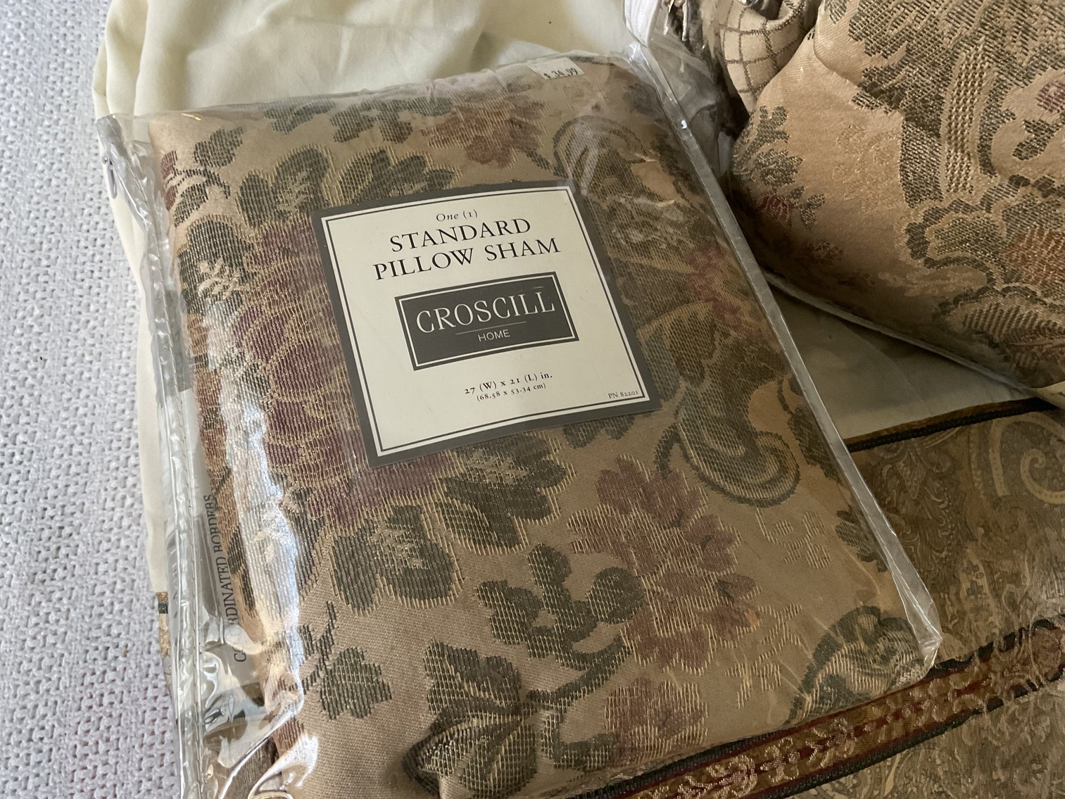 Image for Queen Bedding Set by Croscill