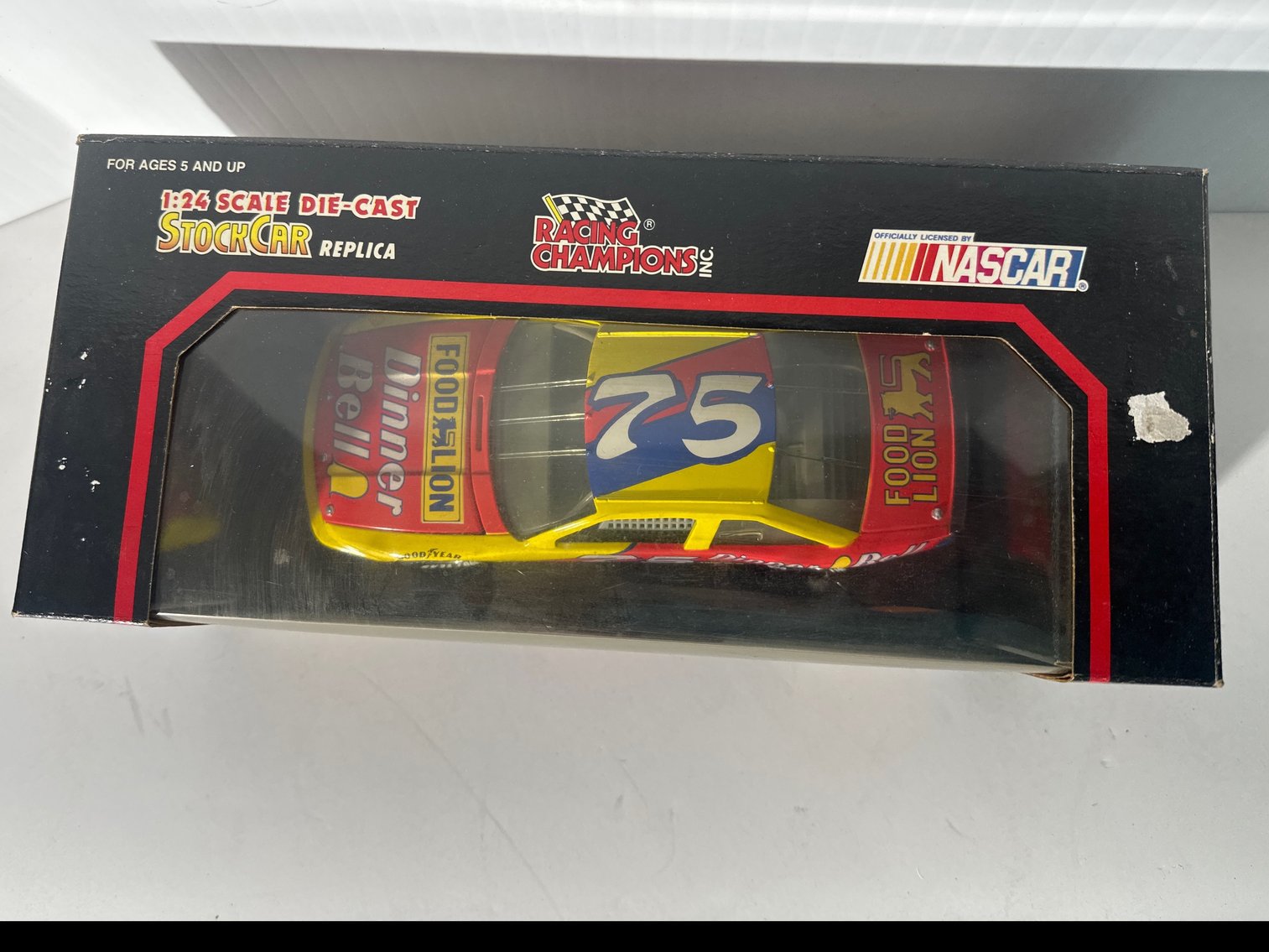 Image for FOOD LION - DINNER BELL