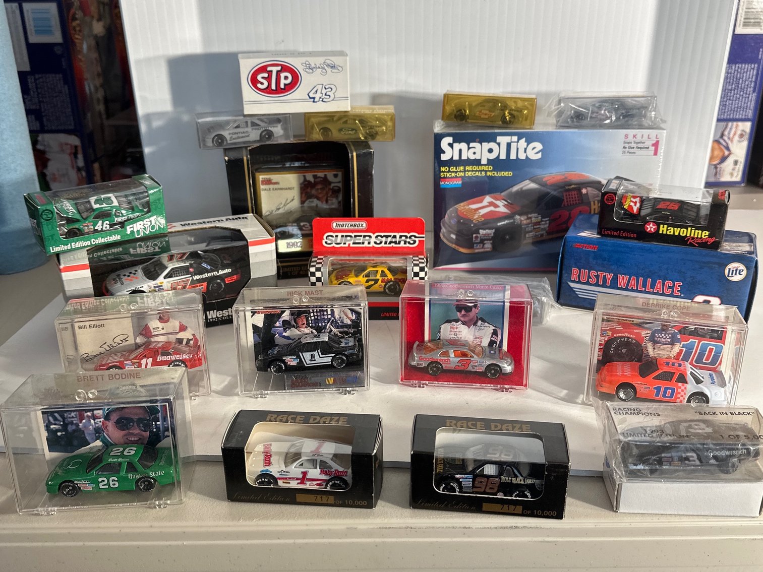 Image for ASSORTMENT of DIE CAST CARS