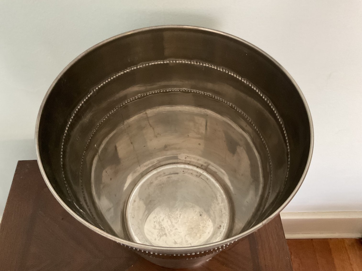 Image for Very Nice Metal Trash Can