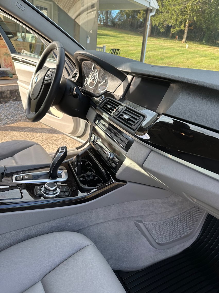 Image for 2011 BMW 5 series Passenger Car