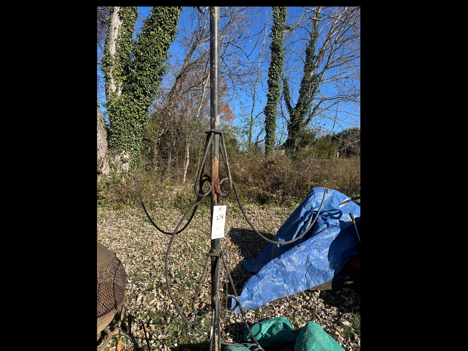 Image for Decorative metal flower pot hanger