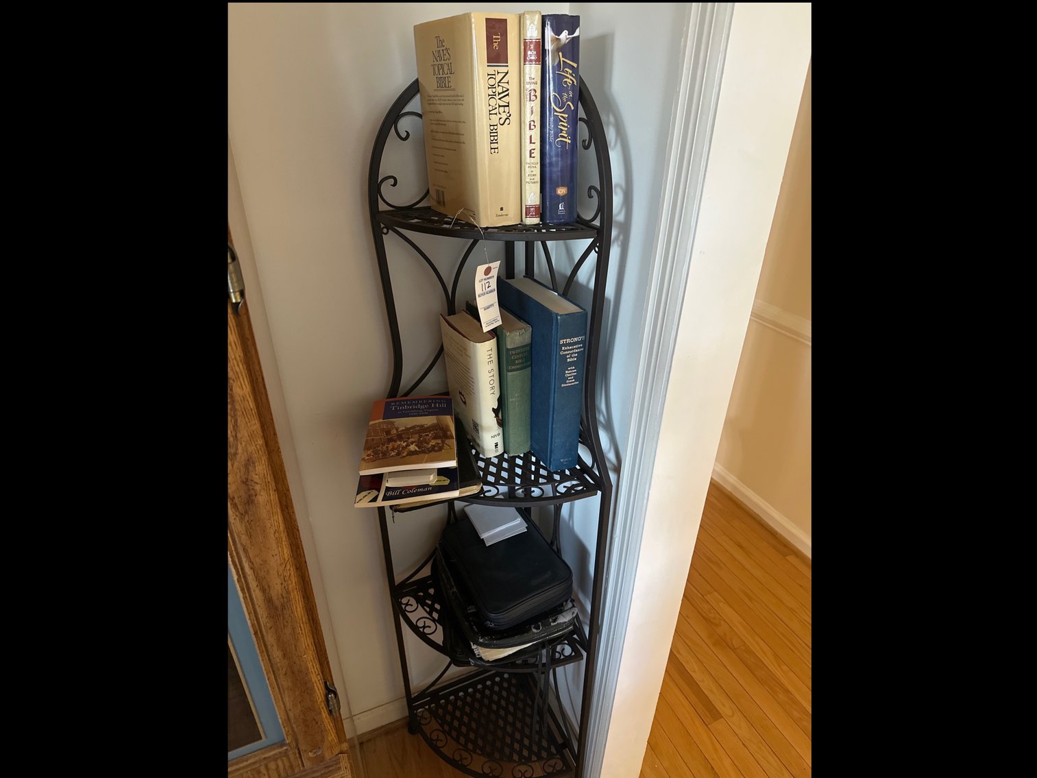 Image for Corner shelf and books