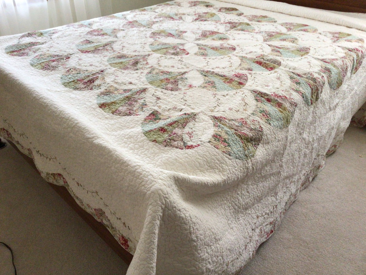 Image for JC Penney Queen Bedspread