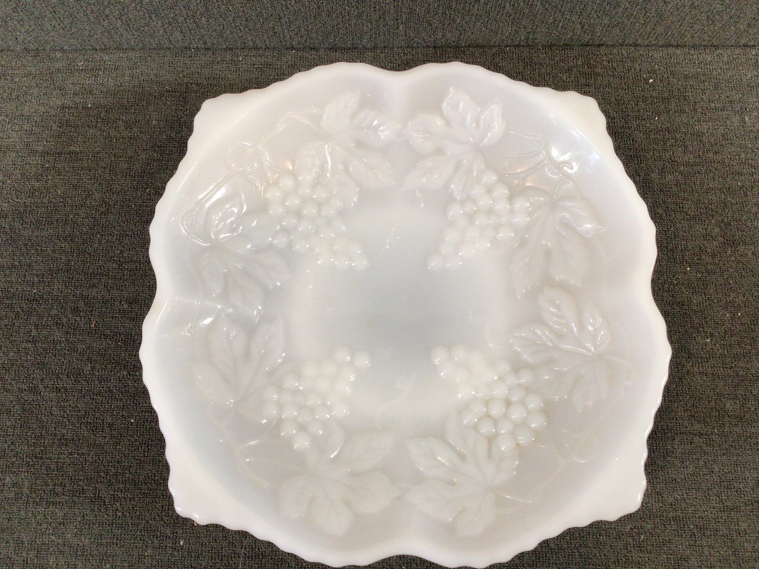 Image for 3 Piece Milkglass Lot