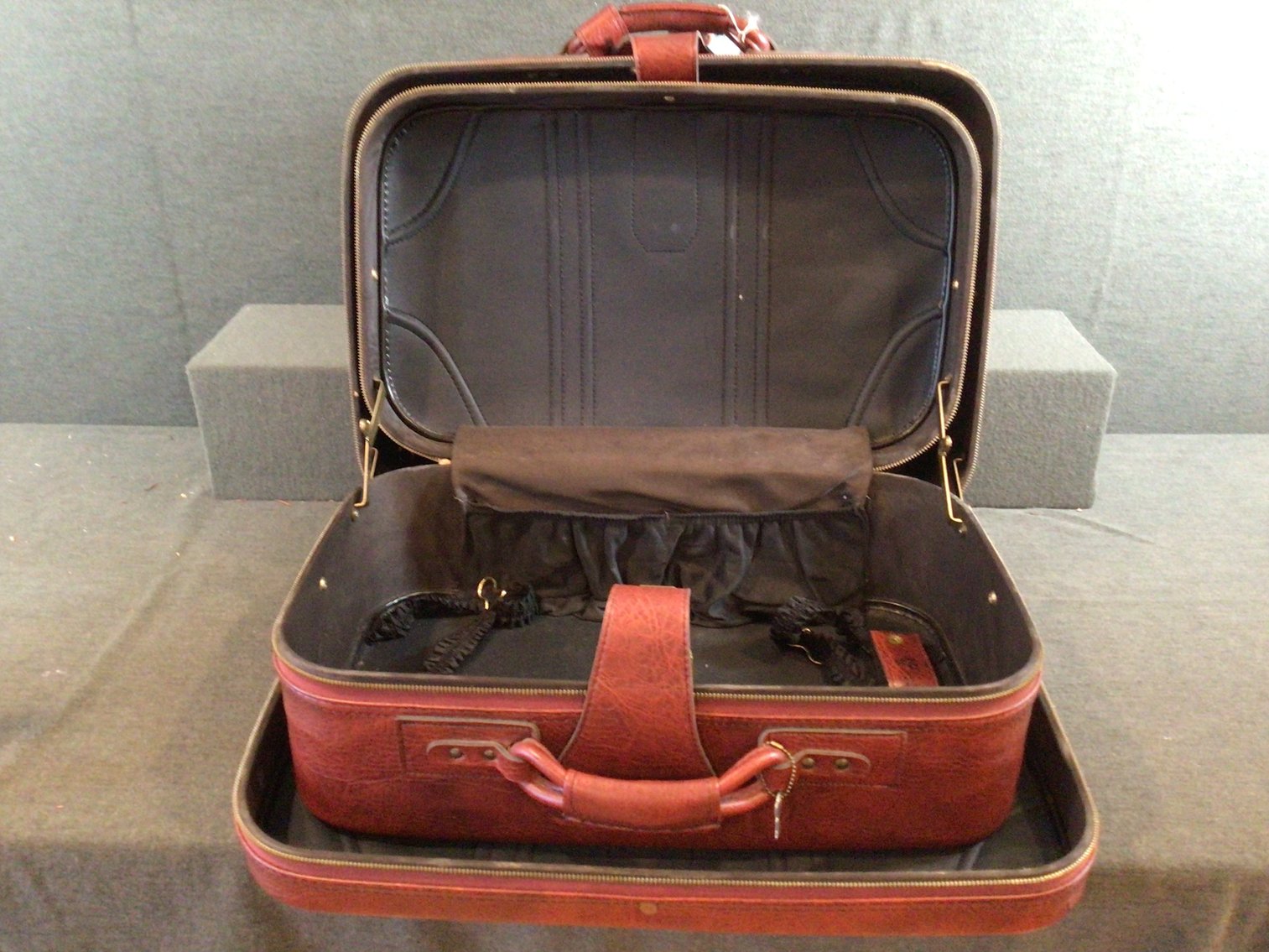 Image for 2-Pieces Vintage Luggage