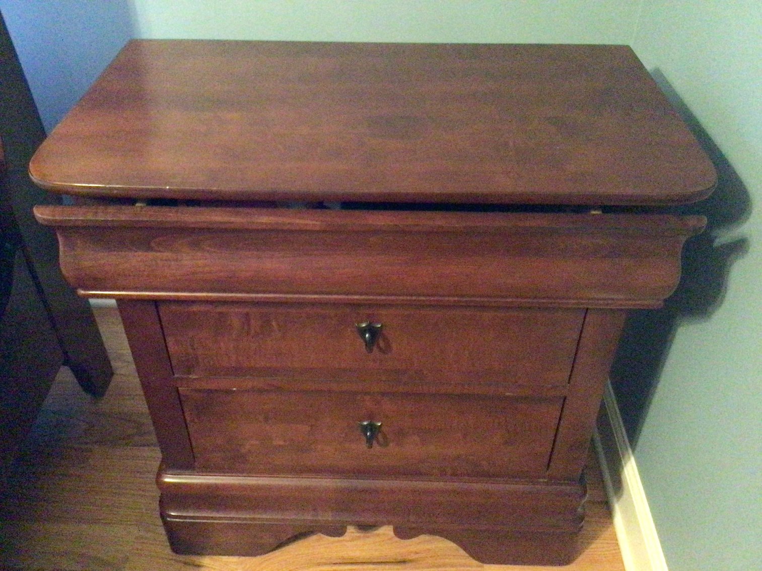 Image for Pair of Maple Nightstands