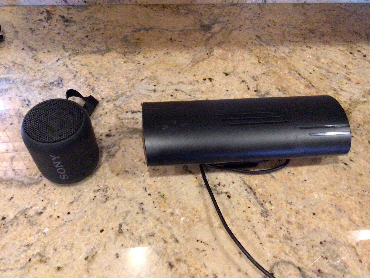 Image for Bluetooth Player/Speaker and Antenna Lot
