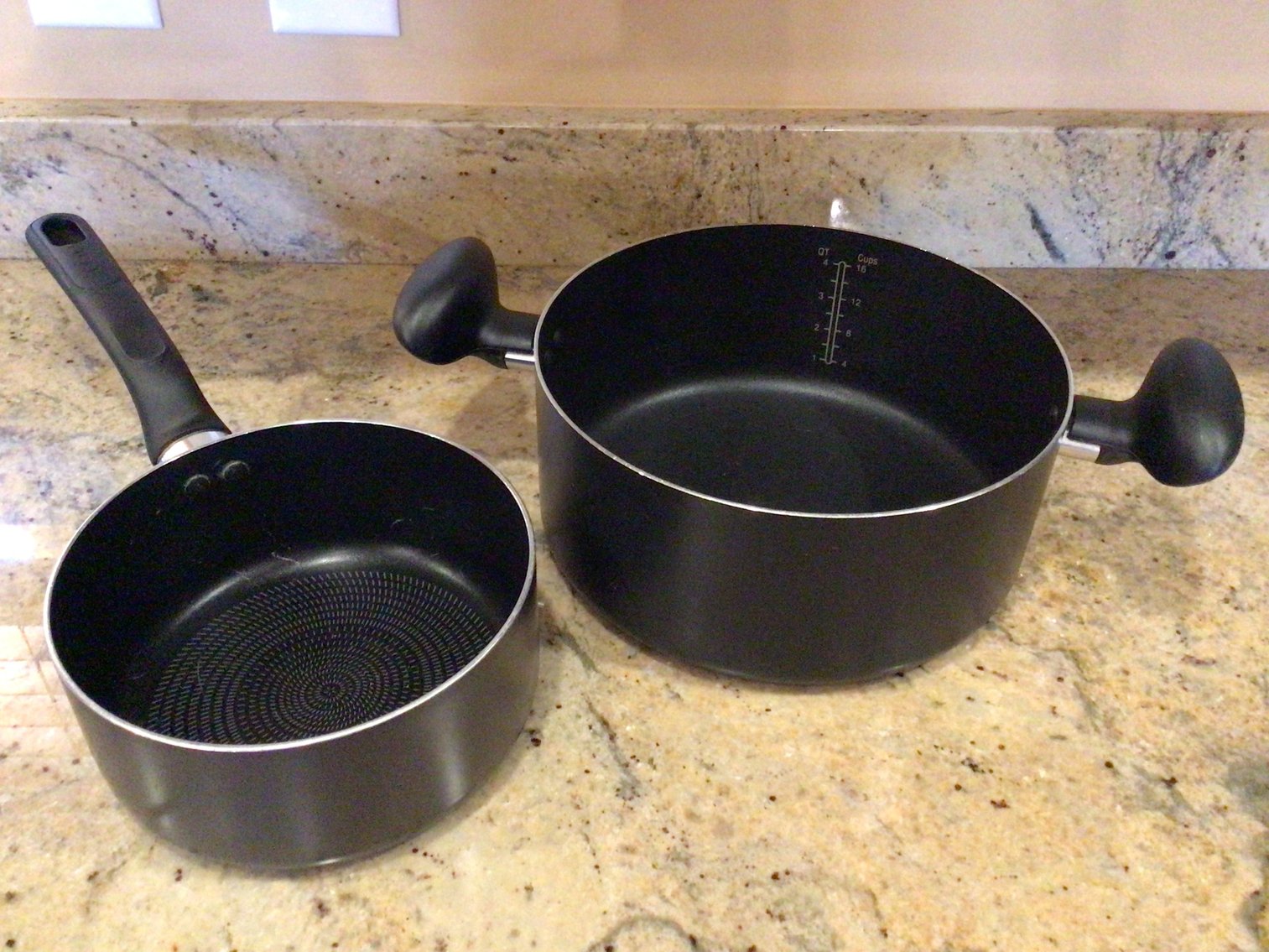 Image for Six Pieces Assorted Cookware
