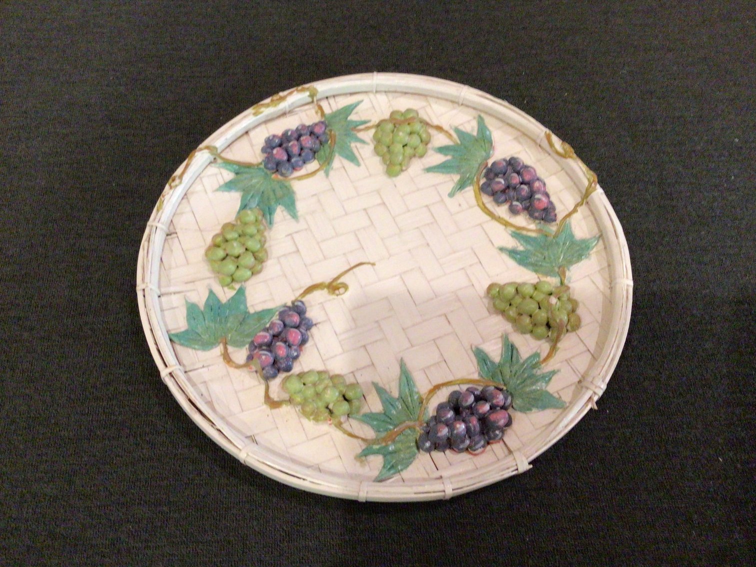 Image for Decorator Lot - Grapevine Motif