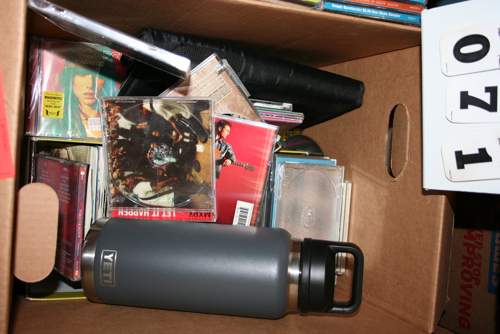 Image for Yeti (New) / CD's