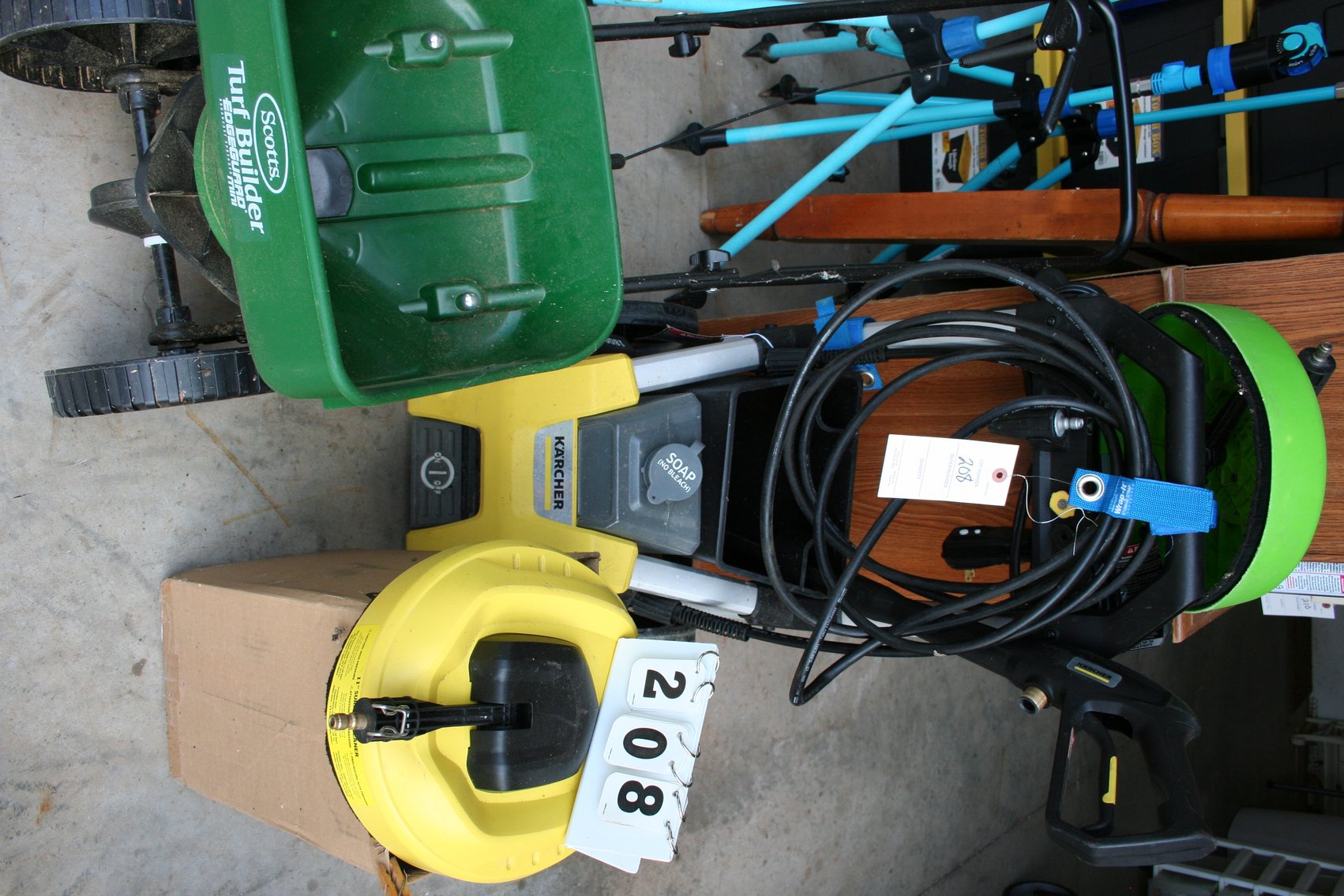 Image for Pressure Washer 1800 PSI / Spreader