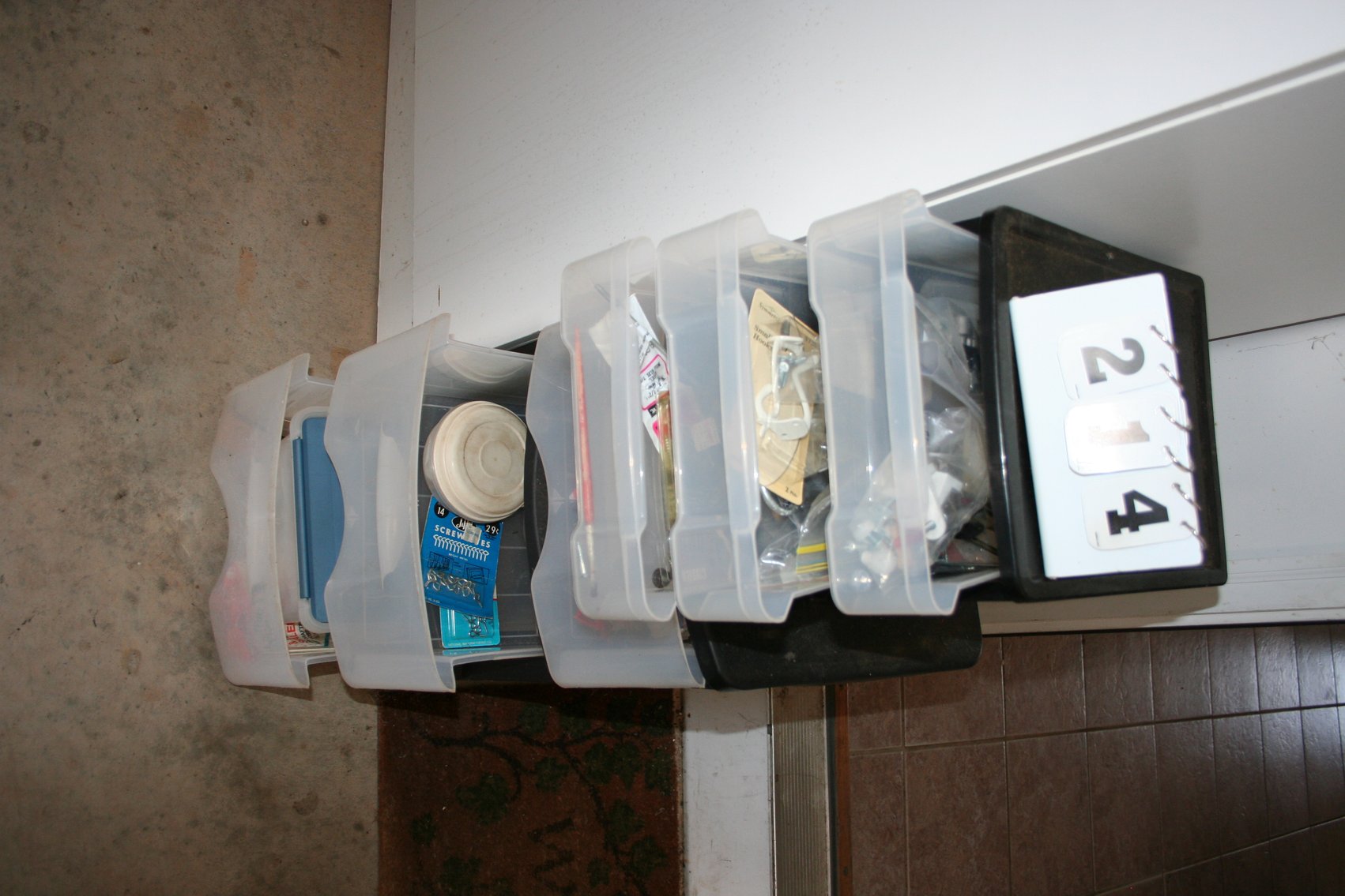 Image for Contents of Storage Bin / Screws & Fastners