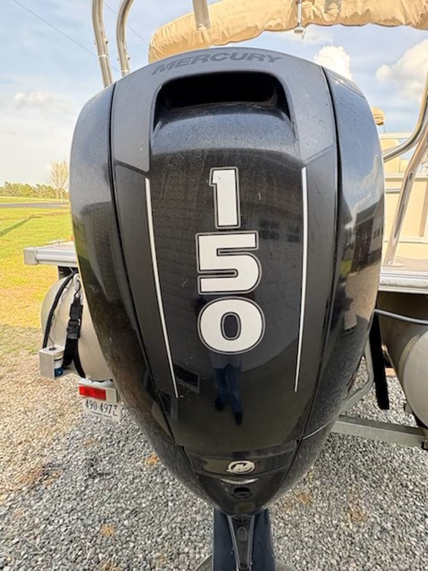 Image for Lot 2 2015 Starcraft Sunchaser Pontoon Boat