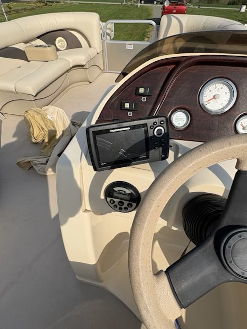 Image for Lot 2 2015 Starcraft Sunchaser Pontoon Boat