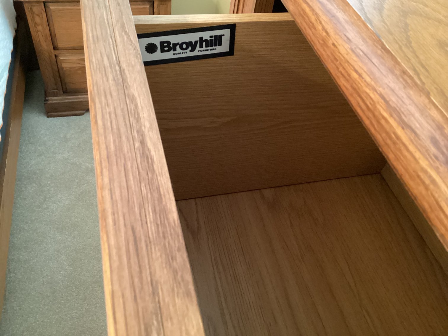 Image for Broyhill Oak Chest of Drawers