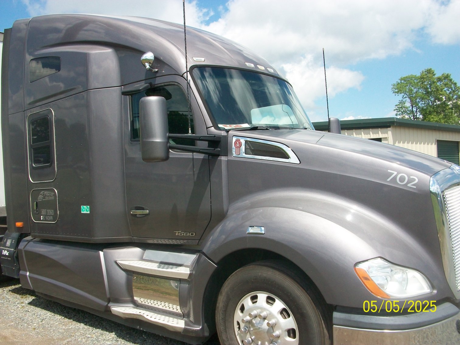 Image for Lot 1-  2015 Kenworth T680 Sleeper Truck