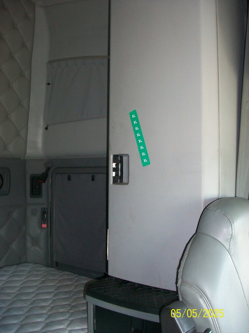 Image for Lot 1-  2015 Kenworth T680 Sleeper Truck