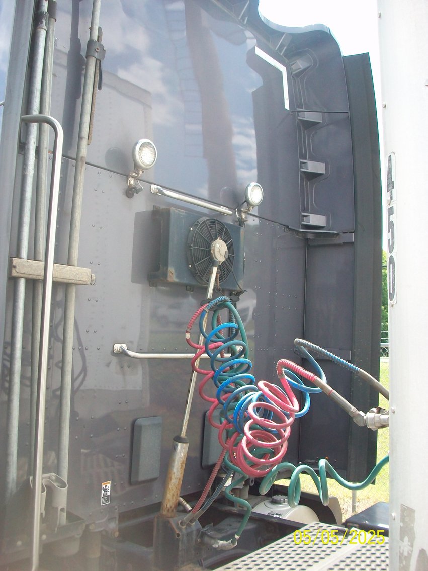 Image for Lot 1-  2015 Kenworth T680 Sleeper Truck