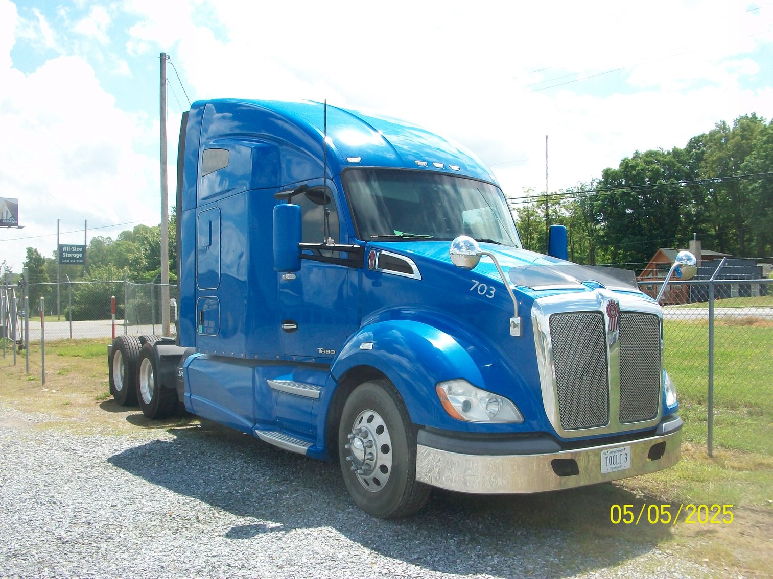 Image for LOT 2 – 2016 Kenworth T680 Sleeper Truck