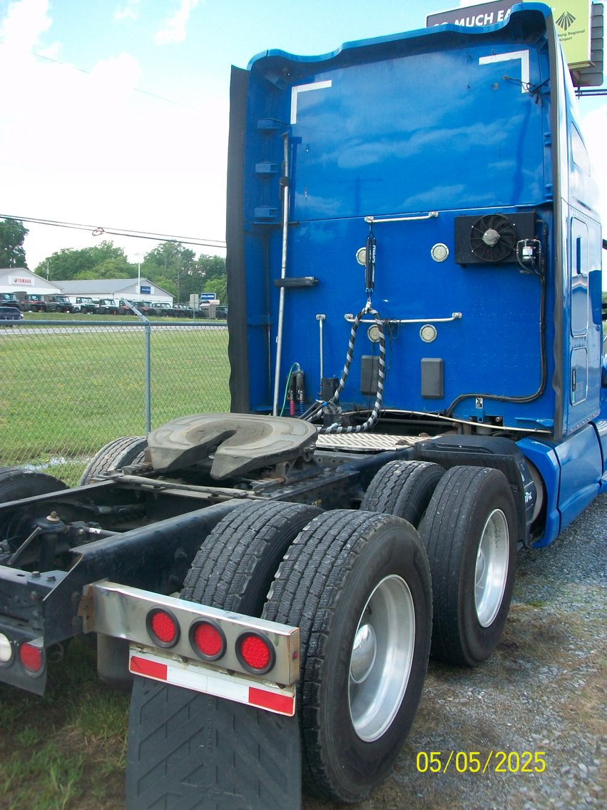 Image for LOT 2 – 2016 Kenworth T680 Sleeper Truck