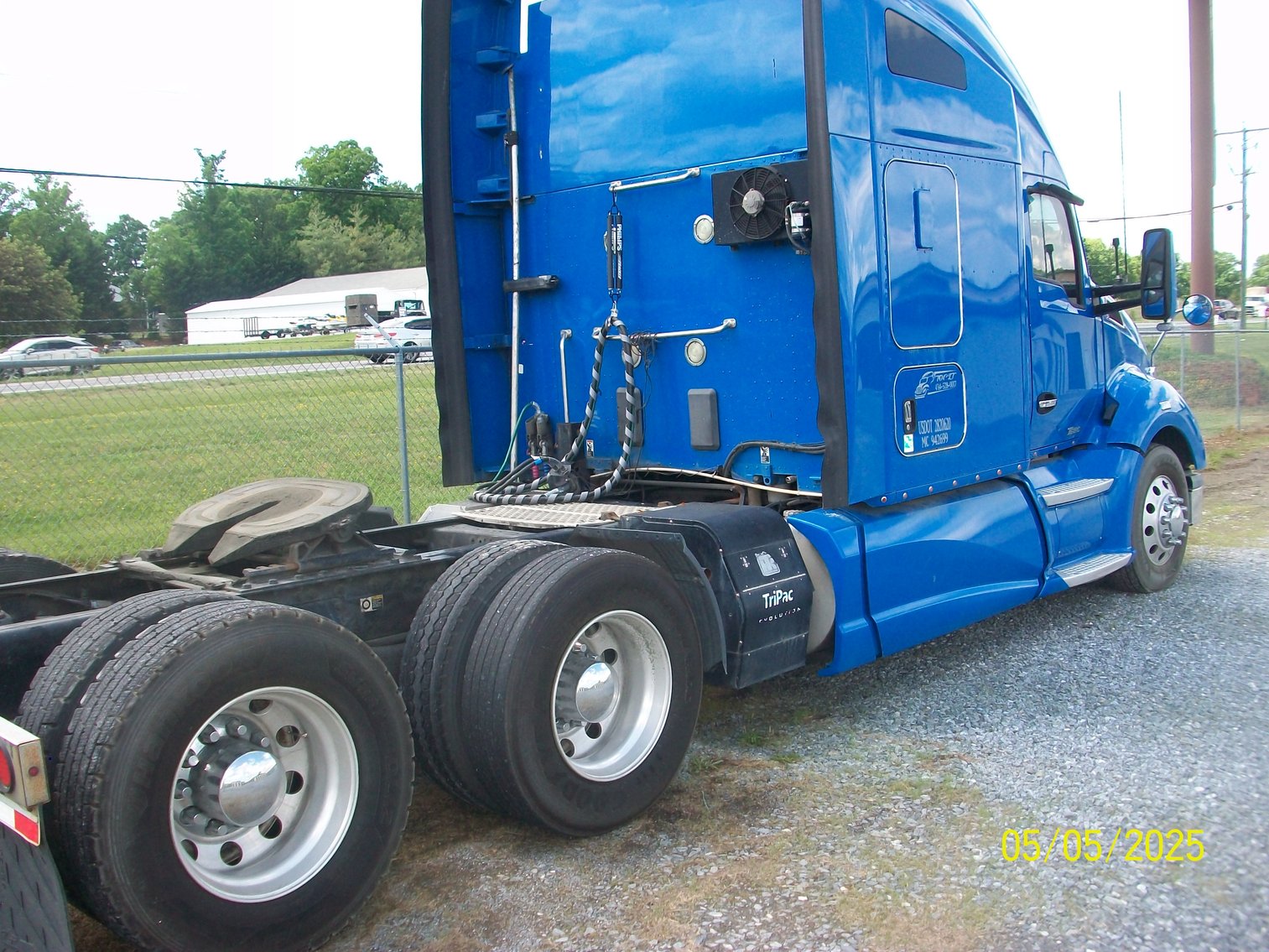 Image for LOT 2 – 2016 Kenworth T680 Sleeper Truck