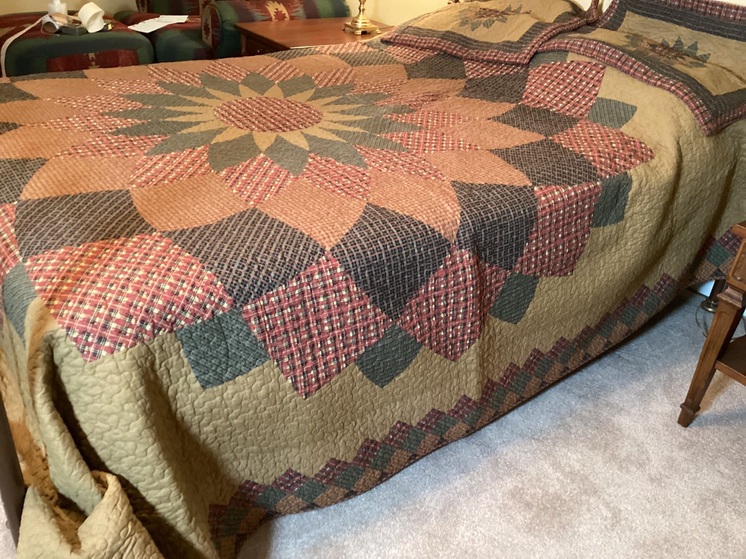 Image for Huge Quilt and Pair of Shams