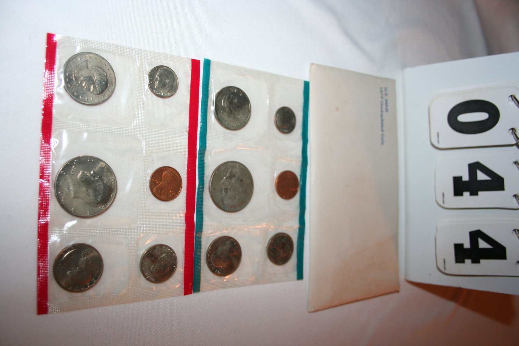 Image for 1979 Mint Set (2) (Uncirculated( (Denver / Philadelphia) Susan B Anthony