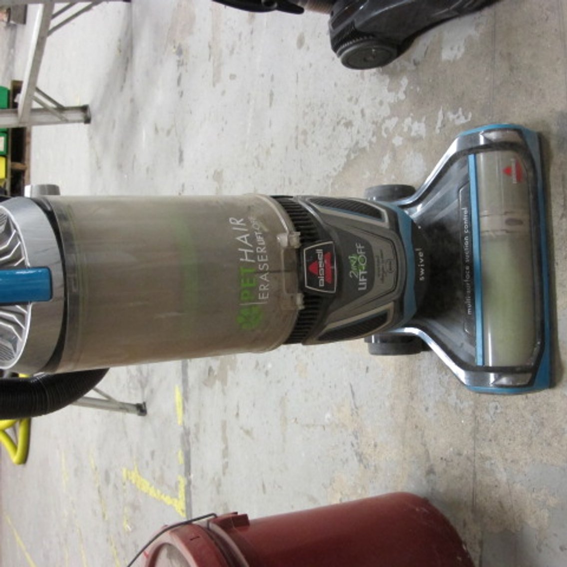 Image for Bissel 2 in 1 Lift-Off Vacuum