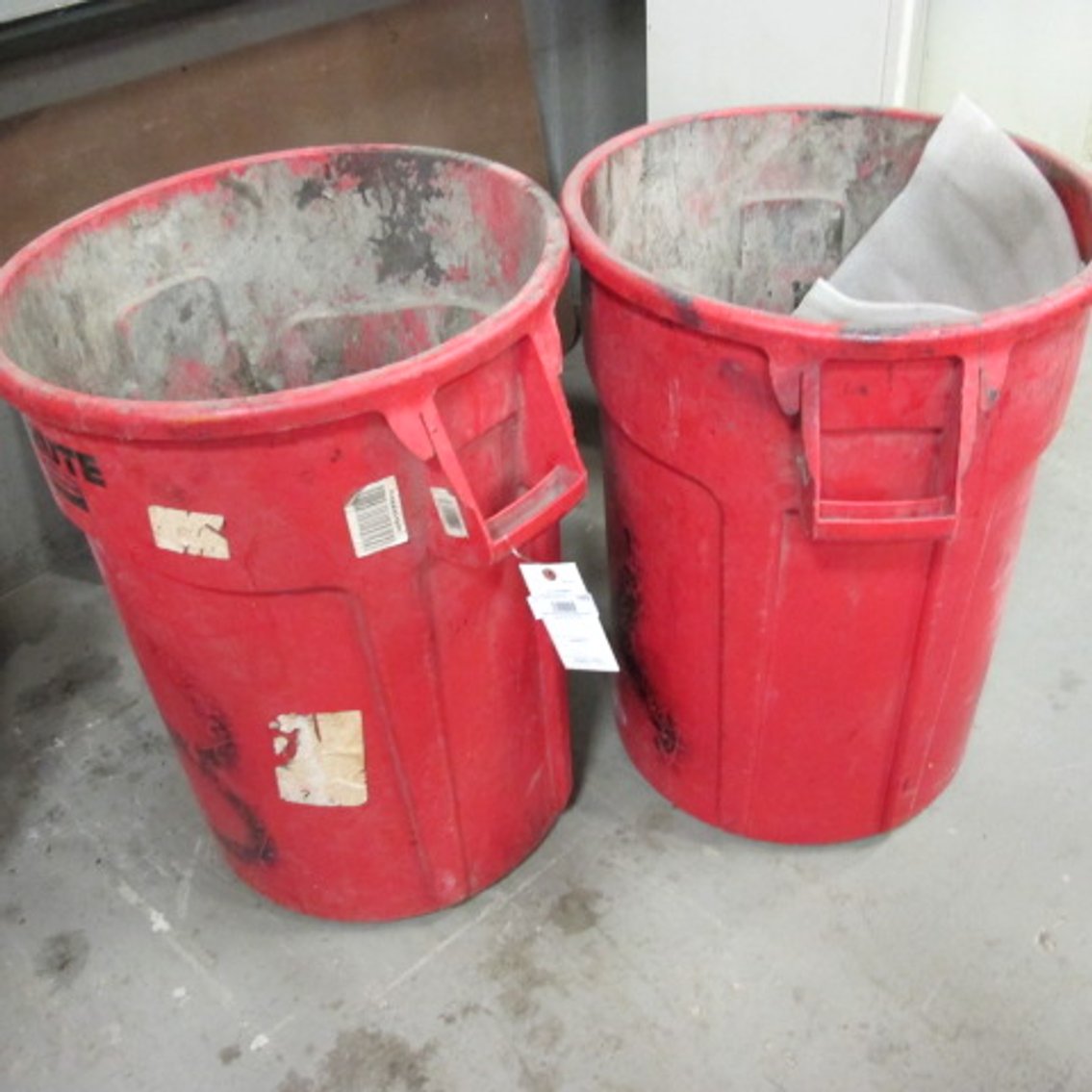 Image for 2 Count Trash Cans