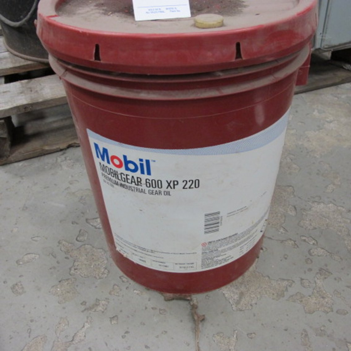 Image for Mobile, Mobile Gear 600 XP 220 Gear Oil