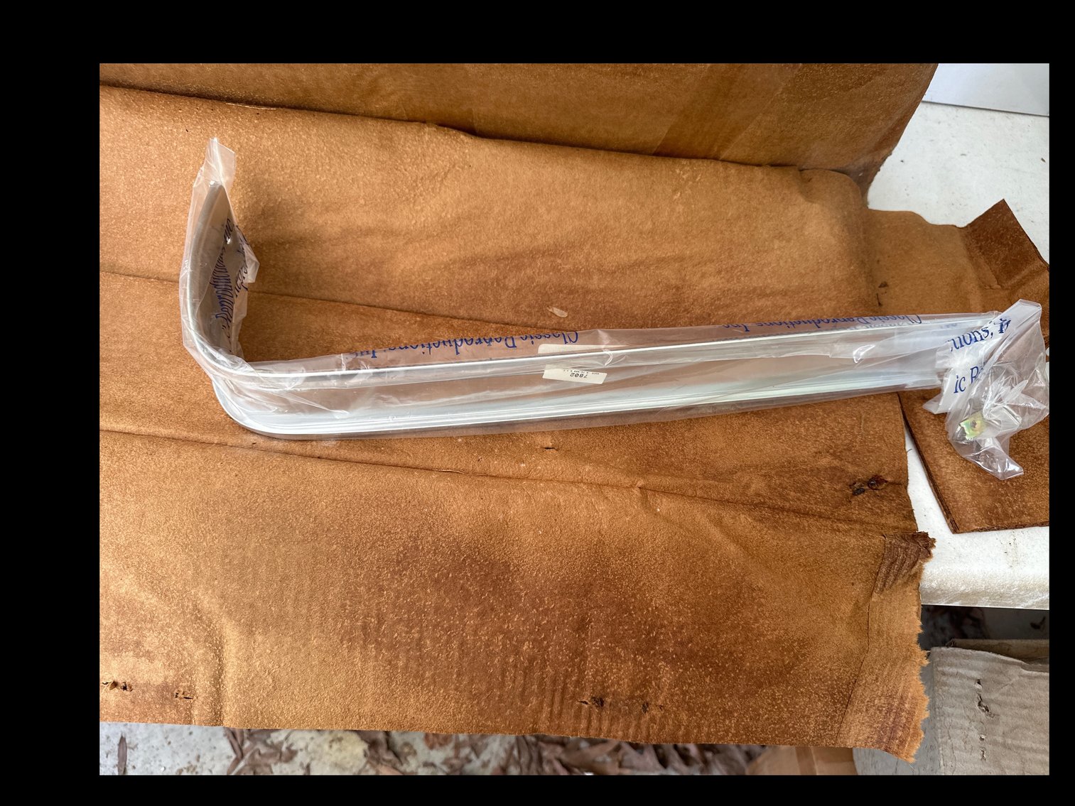 Image for Grill molding RH