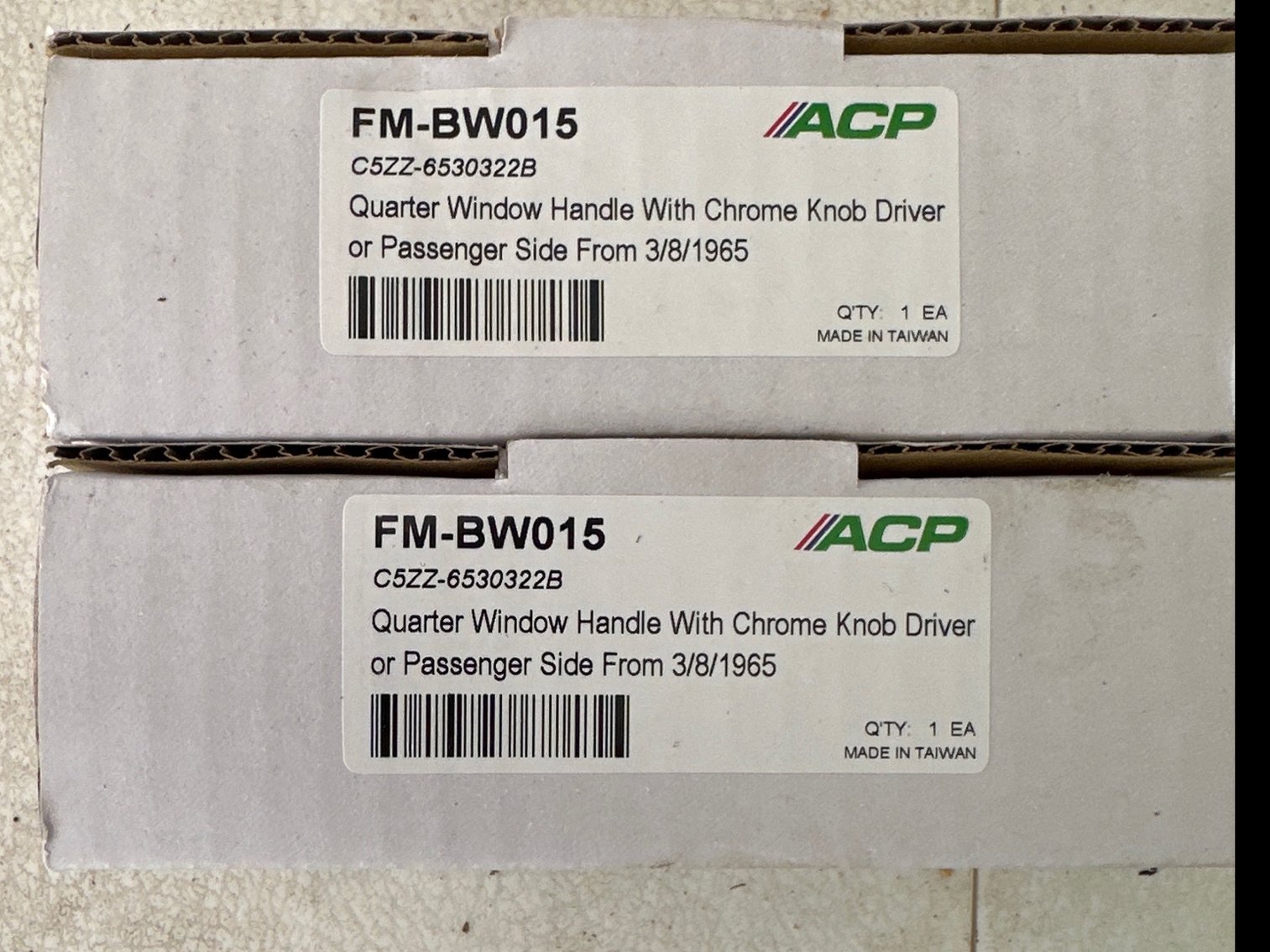 Image for Quarter window handle with chrome knob