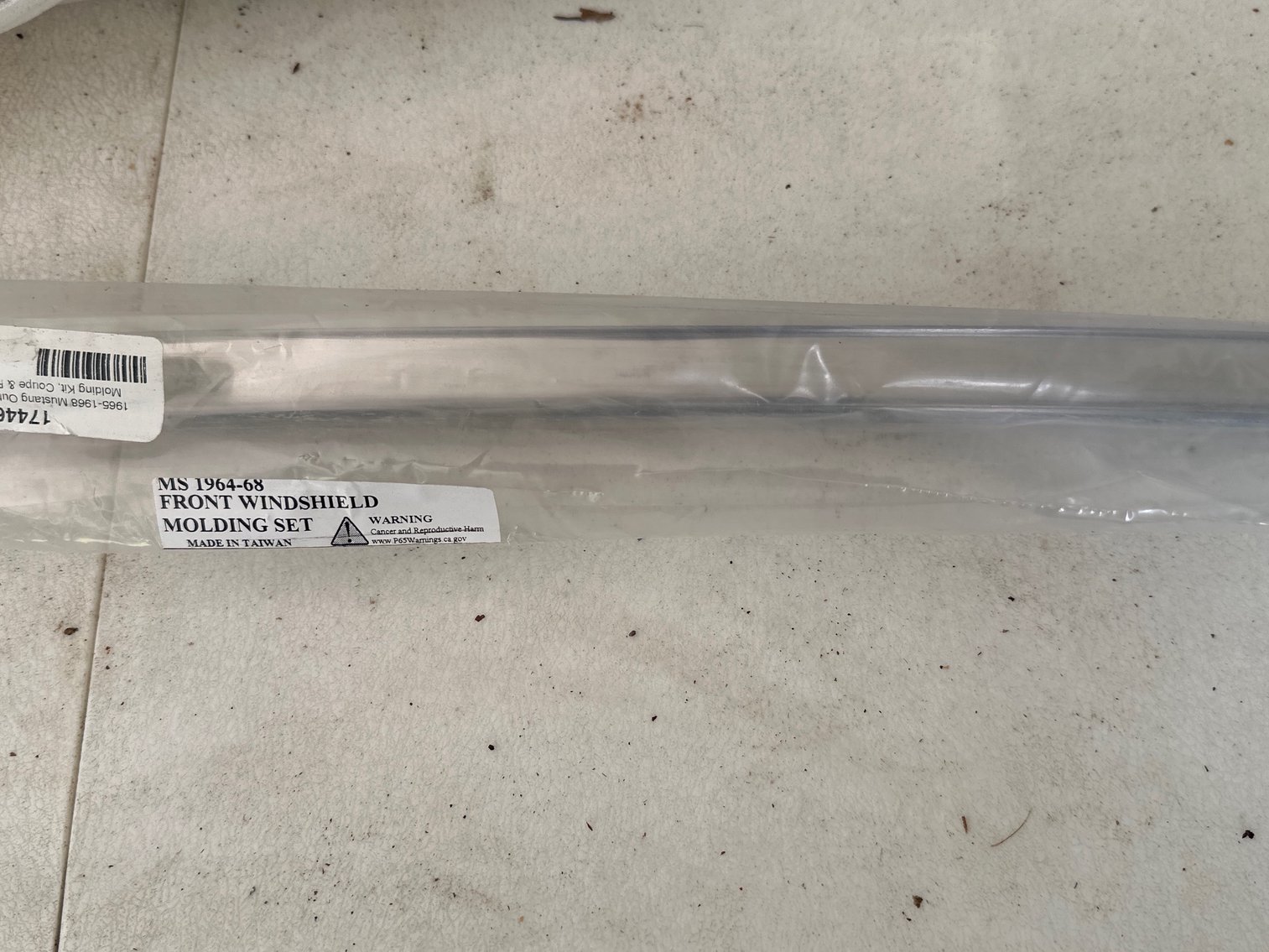 Image for Front windshield molding