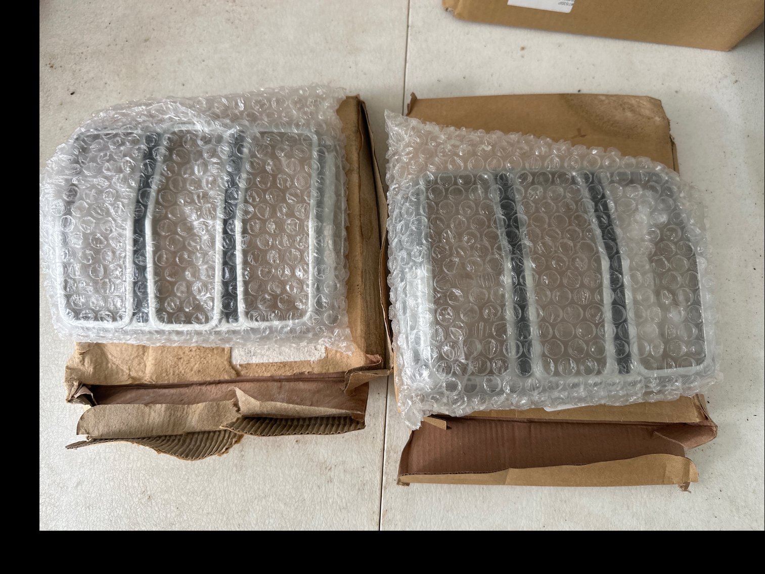 Image for Tail light bezel