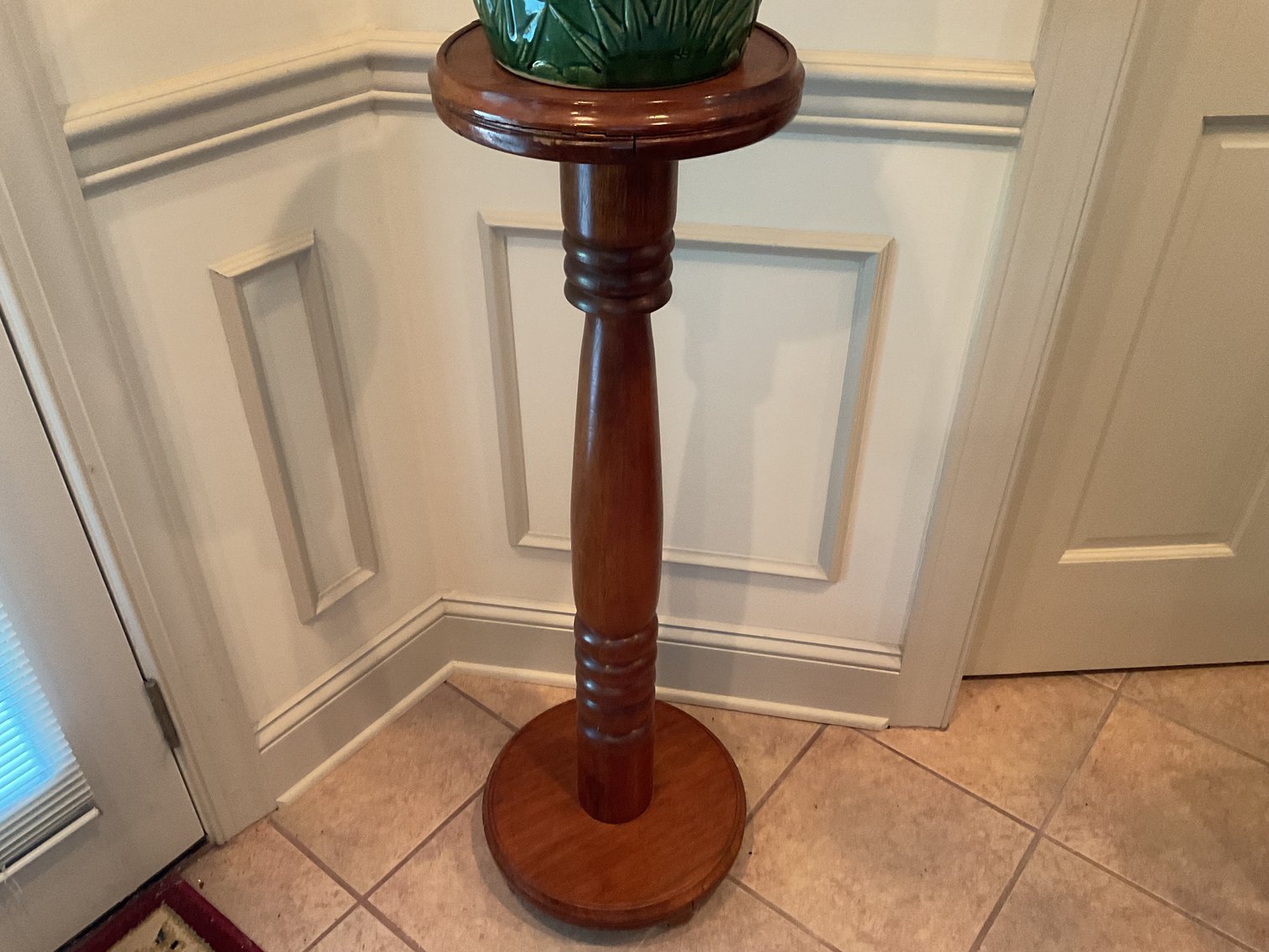 Image for Roseville Planter and Fern Stand w/ Ivy