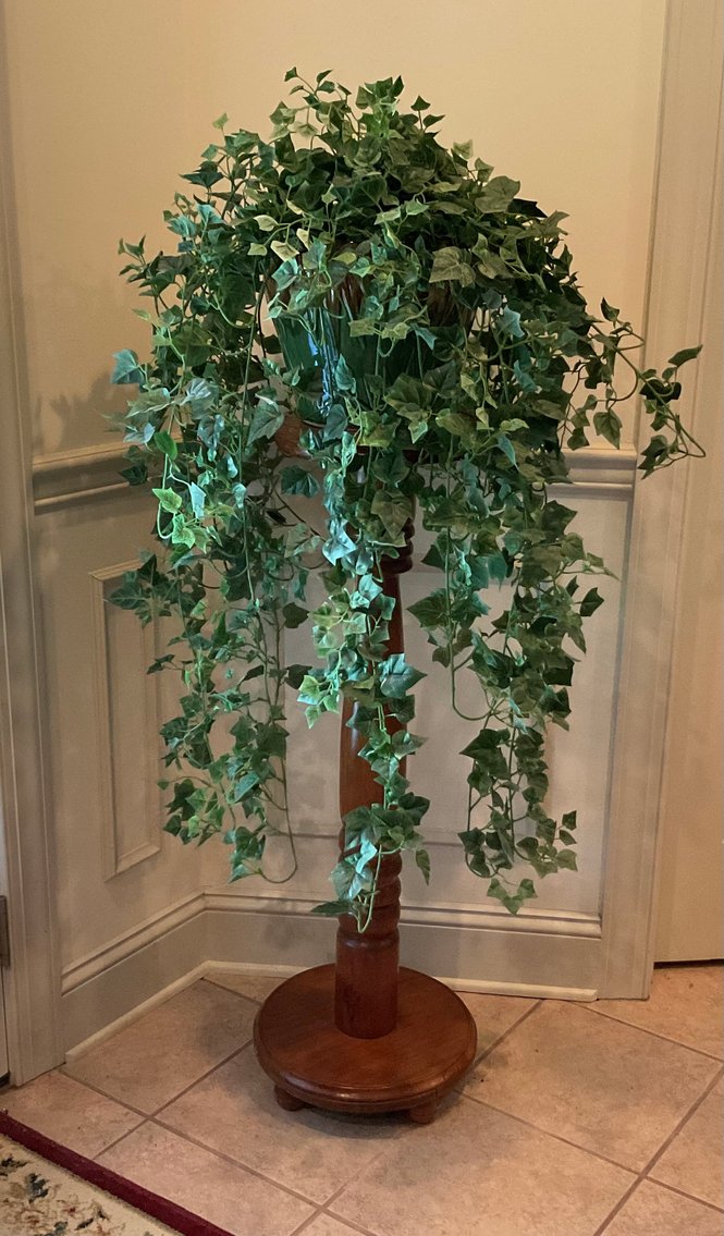 Image for Roseville Planter and Fern Stand w/ Ivy