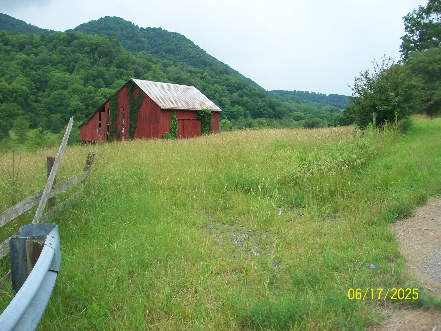 Image for Tract 2 – The tract has 49.1 acres and a barn.