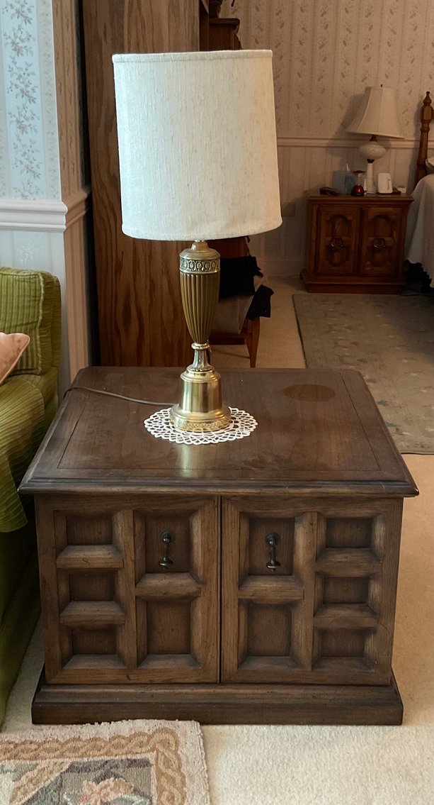 Image for End Table and Lamp
