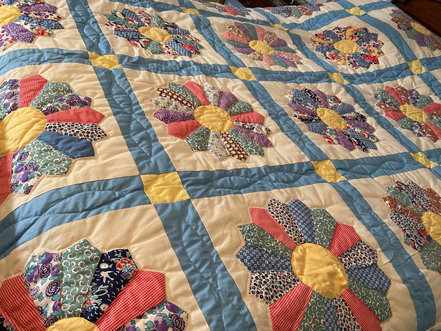 Image for Dresden Plate Quilt